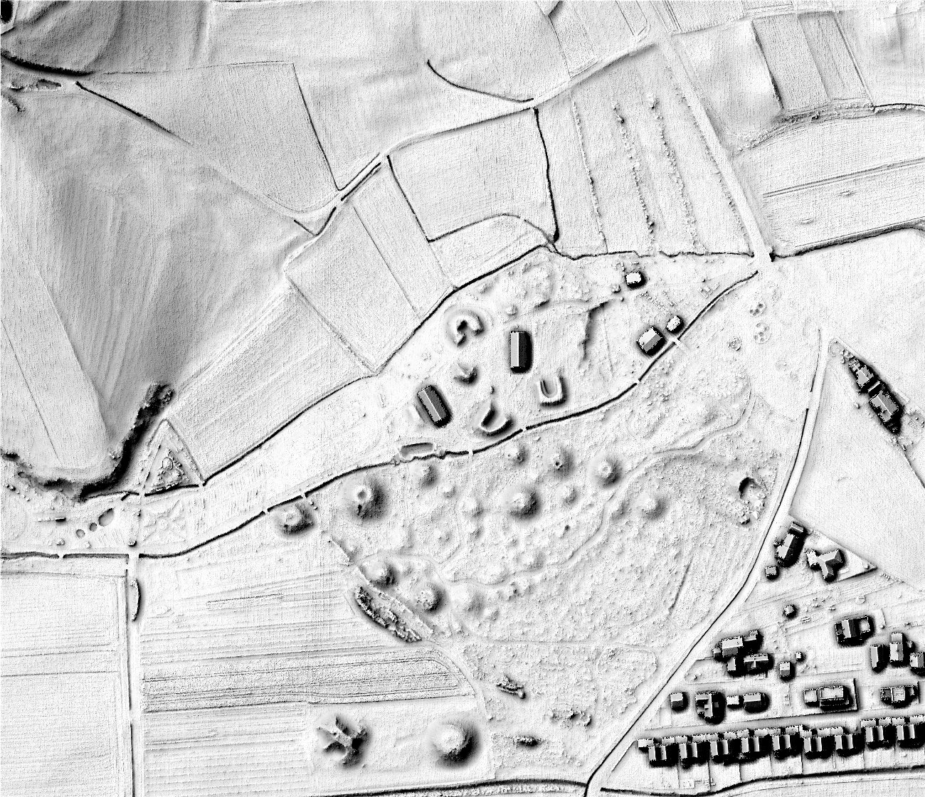 _images/rvtvis_qgis_Pivola_dem_05m_SVF-A_R10_D16_A315_AIstrong_8bit.jpg